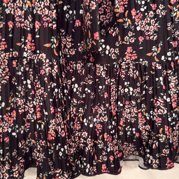 LOFT Black and Pink Bubble Skirt with Pleated A-Line Design - Picture 7 of 7